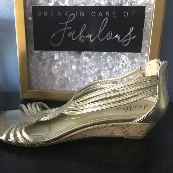 💛METALLIC GOLD HEELED SANDALS - Picture 3 of 4